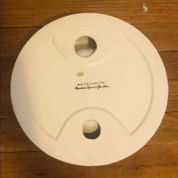 Ceramic Madison Square Garden NY Knicks Dog Bowl - Picture 5 of 5